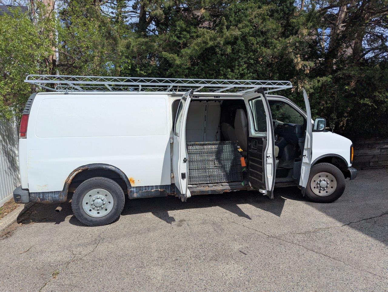 2000 Chevrolet Express 3500 Cargo Van
