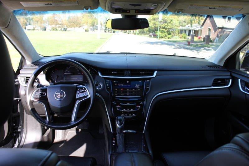 2014 Cadillac XTS 4-door sedan