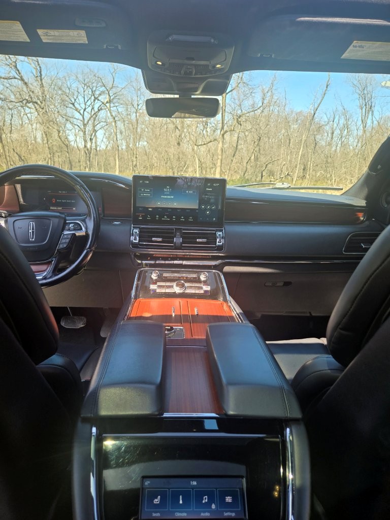 2023 Lincoln Navigator L Standard SUV