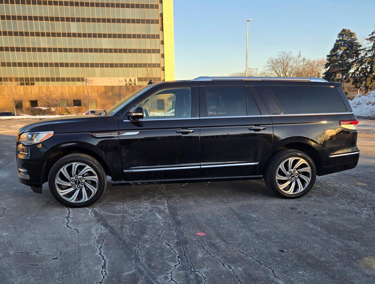 2023 Lincoln Navigator L Standard SUV