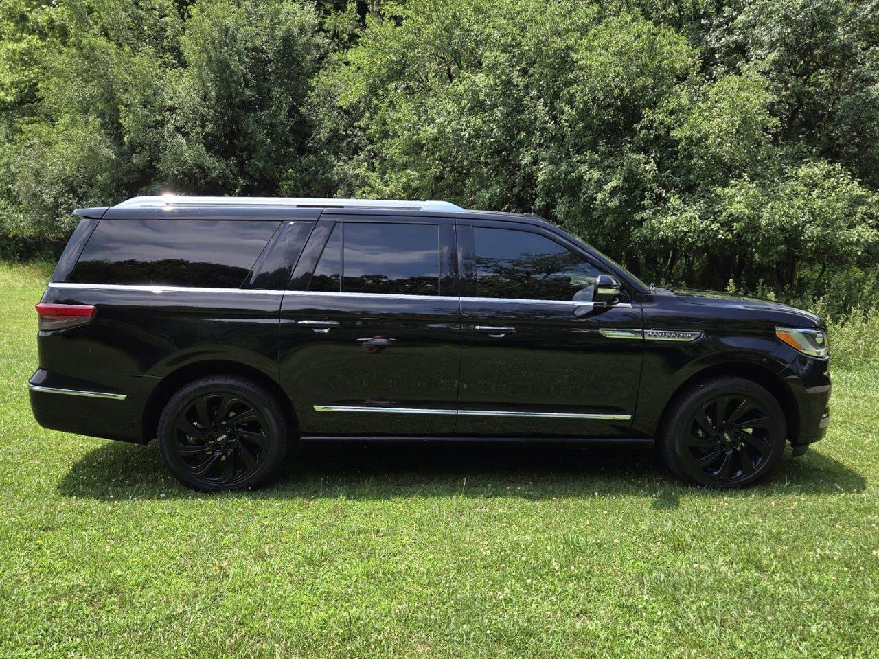 2023 Lincoln Navigator L Standard SUV