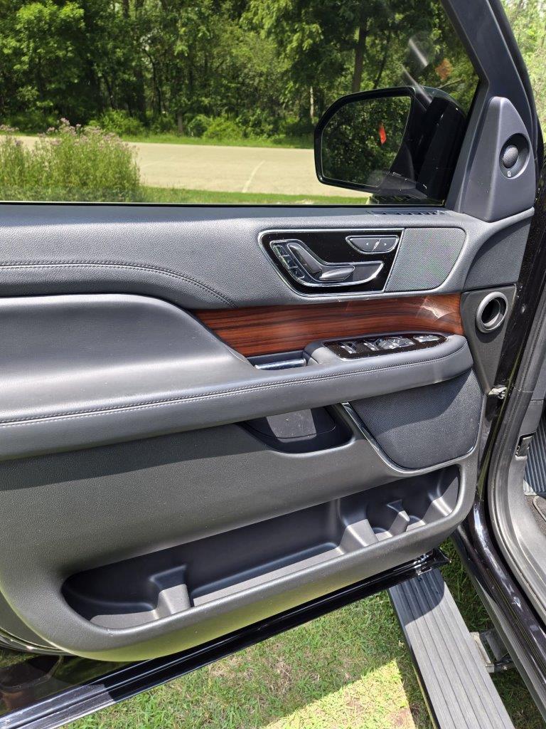 2023 Lincoln Navigator L Standard SUV