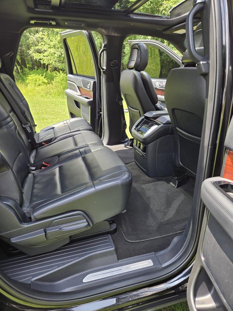 2023 Lincoln Navigator L Standard SUV