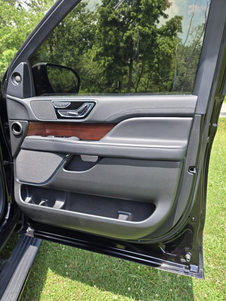 2023 Lincoln Navigator L Standard SUV