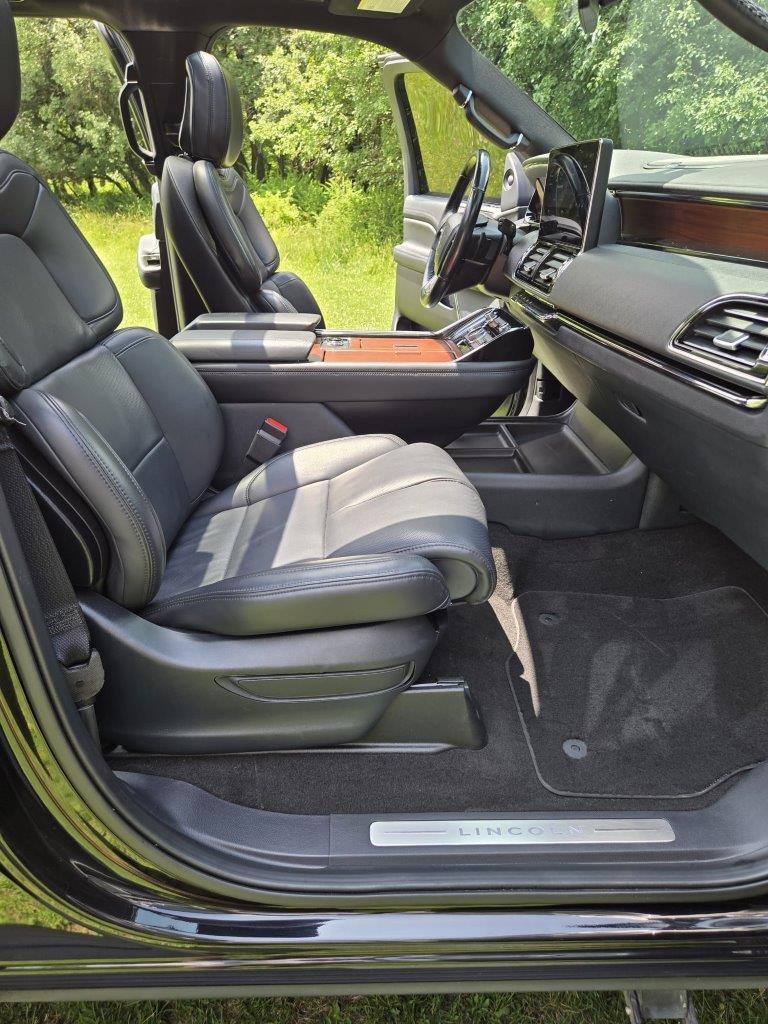 2023 Lincoln Navigator L Standard SUV