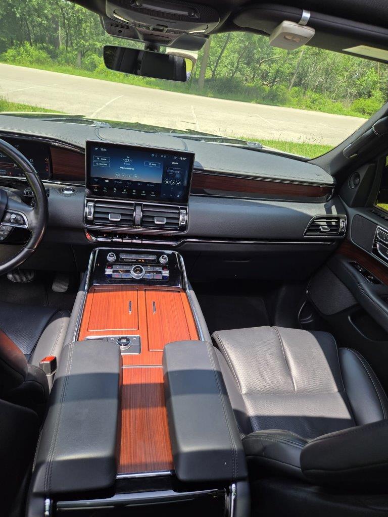 2023 Lincoln Navigator L Standard SUV
