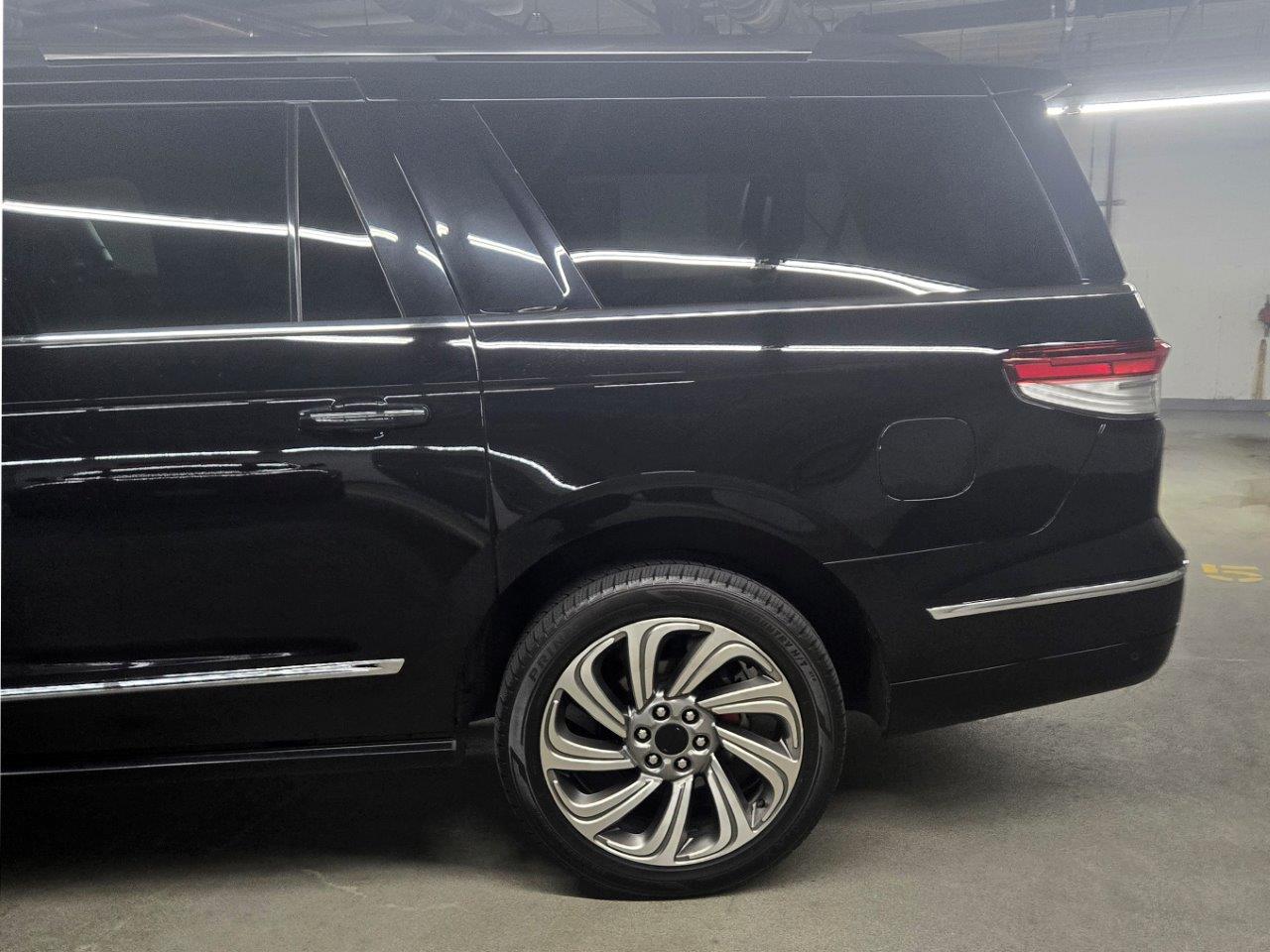 2023 Lincoln Navigator L Standard SUV