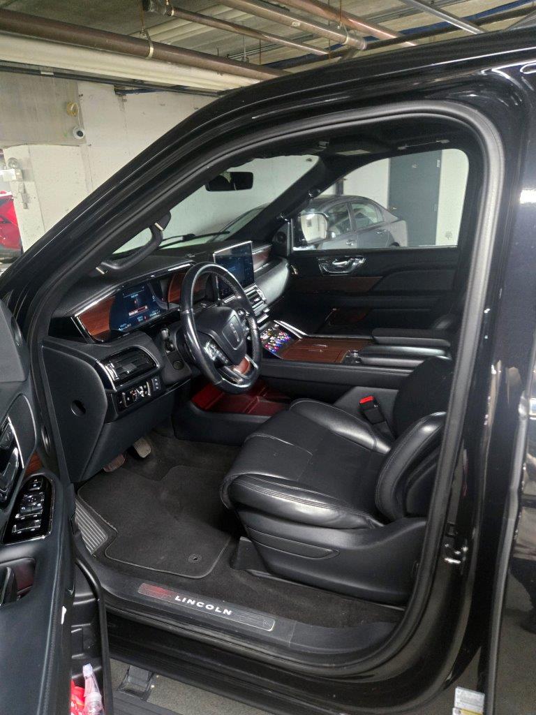 2023 Lincoln Navigator L Standard SUV