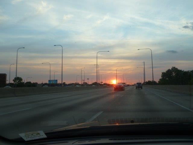 Woodridge stretch limousine going to Chicago