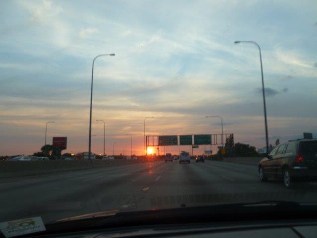 Glendale Heights Illinois stretch limousine going to Chicago